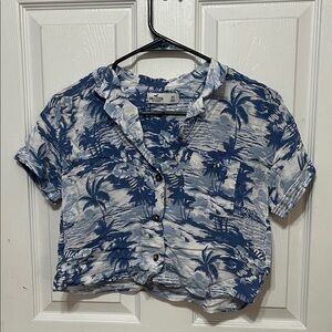 Hollister Blue and Cream Palm Print Shirt